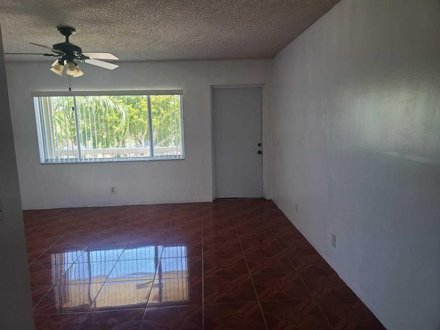 555 Purdy Lane 317, Palm Springs, FL 33461