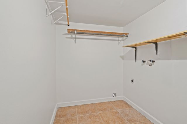 3608 TEAKWOOD DR, Columbia, MO 65203