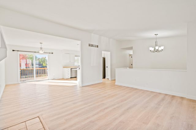 3608 TEAKWOOD DR, Columbia, MO 65203