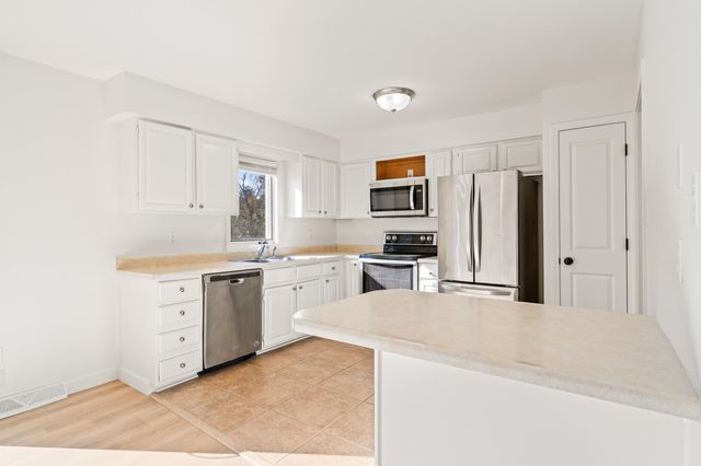 3608 TEAKWOOD DR, Columbia, MO 65203