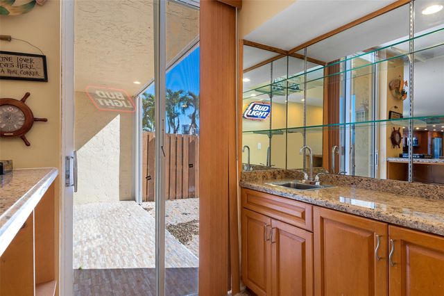 822 NE 25th Ave 822, Hallandale Beach, FL 33009