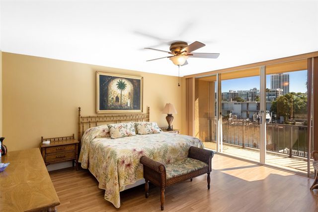 822 NE 25th Ave 822, Hallandale Beach, FL 33009