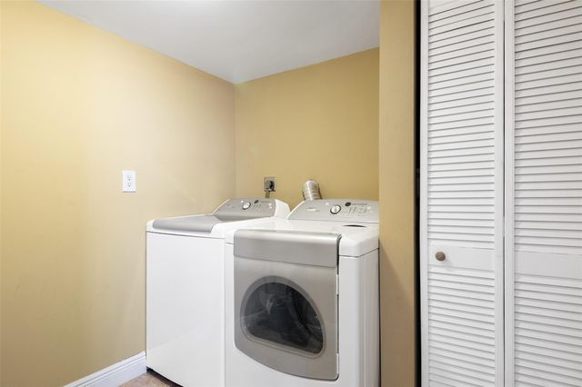 822 NE 25th Ave 822, Hallandale Beach, FL 33009