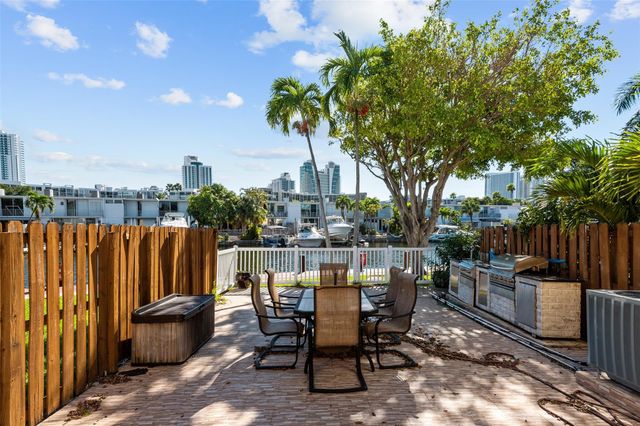 822 NE 25th Ave 822, Hallandale Beach, FL 33009