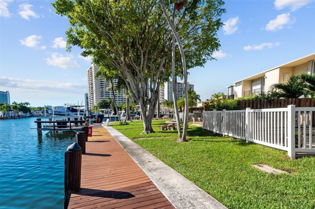 822 NE 25th Ave 822, Hallandale Beach, FL 33009