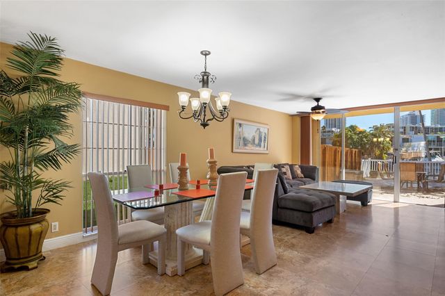 822 NE 25th Ave 822, Hallandale Beach, FL 33009