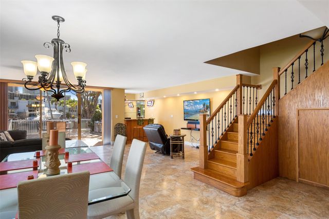 822 NE 25th Ave 822, Hallandale Beach, FL 33009