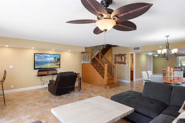 822 NE 25th Ave 822, Hallandale Beach, FL 33009