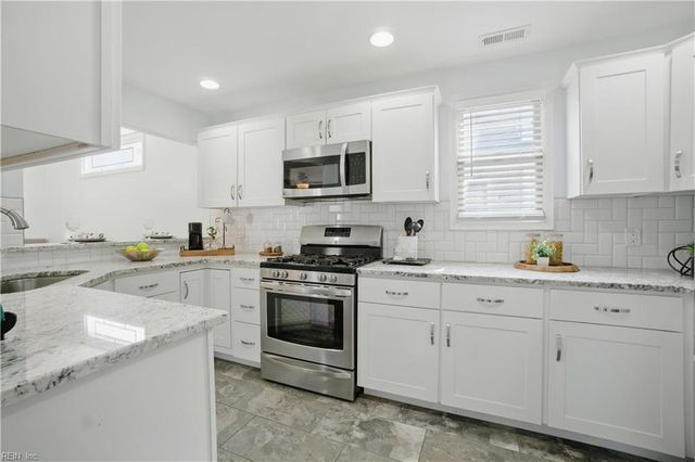 2302 Merry Oaks CT, Virginia Beach, VA 23451