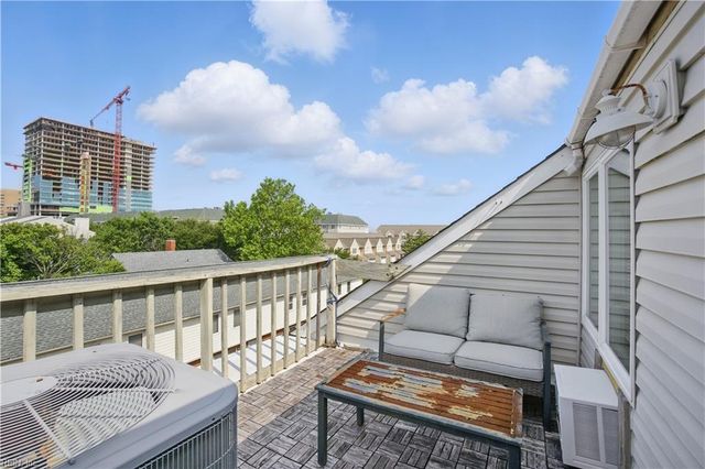 2302 Merry Oaks CT, Virginia Beach, VA 23451