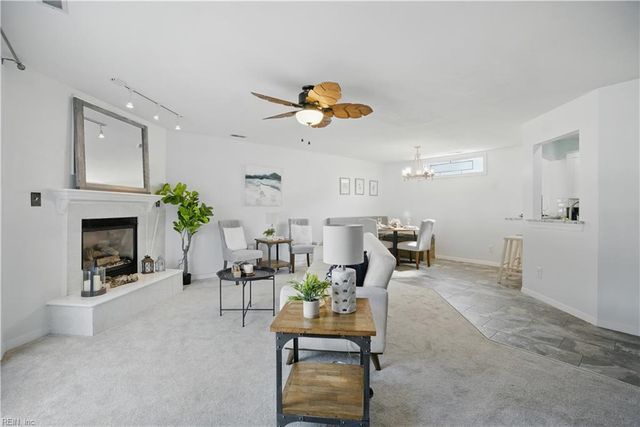 2302 Merry Oaks CT, Virginia Beach, VA 23451