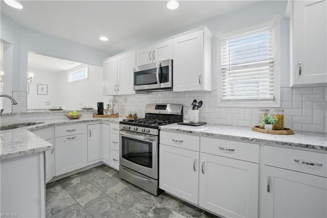 2302 Merry Oaks CT, Virginia Beach, VA 23451