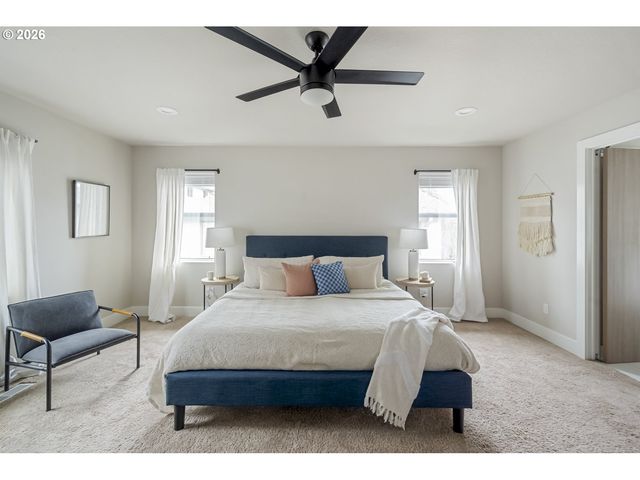 10054 Se ELDERBERRY St, Happy Valley, OR 97086