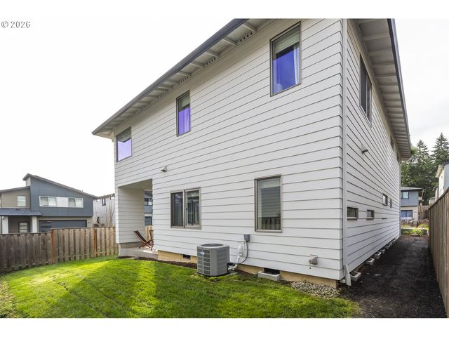 10054 Se ELDERBERRY St, Happy Valley, OR 97086