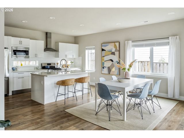 10054 Se ELDERBERRY St, Happy Valley, OR 97086