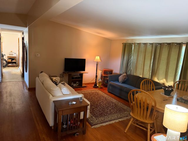 17 Russ Sim Heights, Groton, CT 06340
