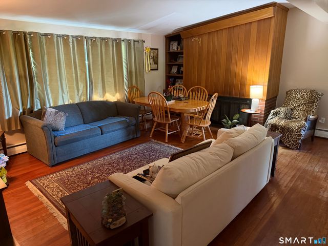 17 Russ Sim Heights, Groton, CT 06340