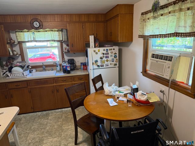 17 Russ Sim Heights, Groton, CT 06340