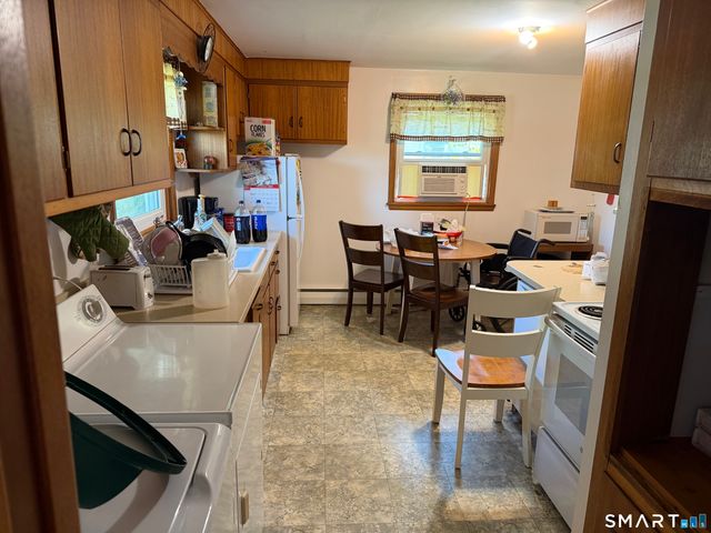17 Russ Sim Heights, Groton, CT 06340