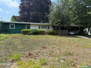 17 Russ Sim Heights, Groton, CT 06340