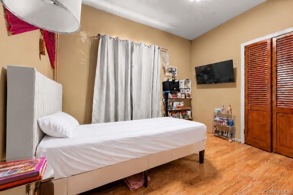 93-10 92nd st, Woodhaven, NY 11421 — photo 3