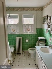 2 BUCKINGHAM AVE, Trenton, NJ 08618