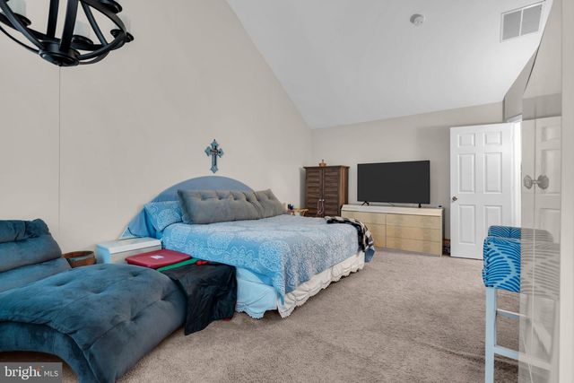 111 LAKE MEDFORD LN, Tuckerton, NJ 08087