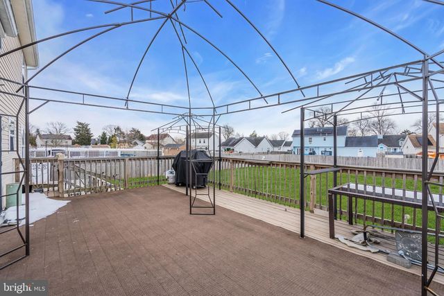 111 LAKE MEDFORD LN, Tuckerton, NJ 08087