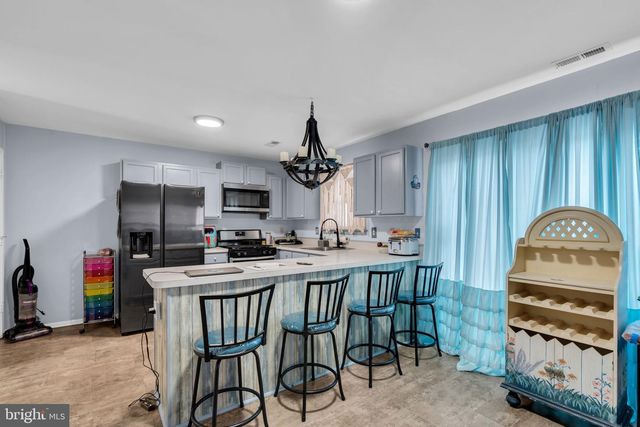 111 LAKE MEDFORD LN, Tuckerton, NJ 08087