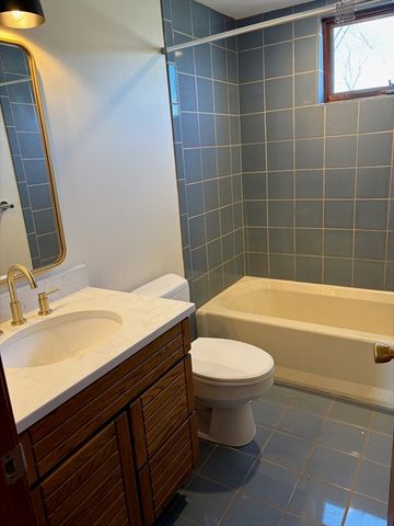 98 Rockland Street 3, Swampscott, MA 01907