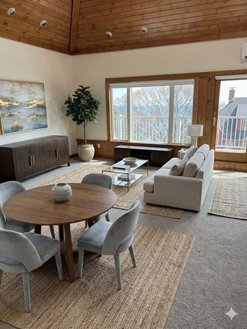 98 Rockland Street 3, Swampscott, MA 01907