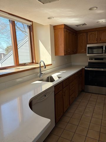 98 Rockland Street 3, Swampscott, MA 01907