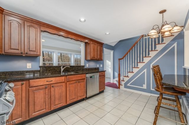 10 Morgan Ln, White Twp., NJ 07823
