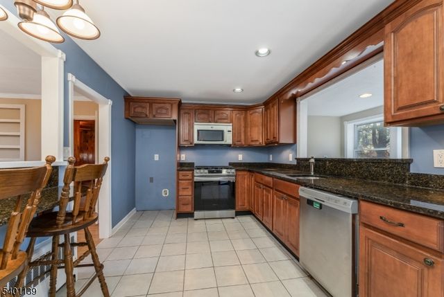 10 Morgan Ln, White Twp., NJ 07823