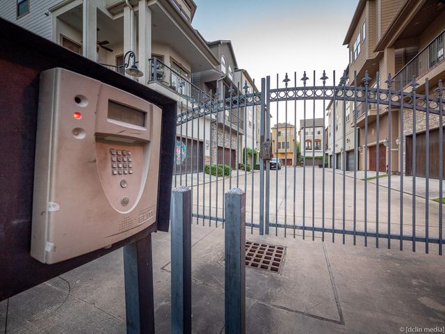 4118 Bonner View Lane, Houston, TX 77007