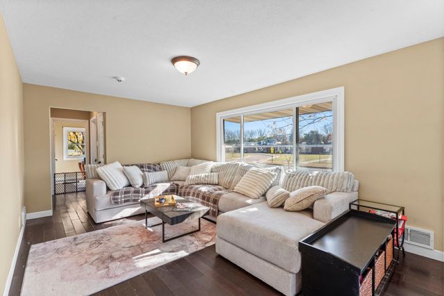 413 Territorial Road NE, Blaine, MN 55434