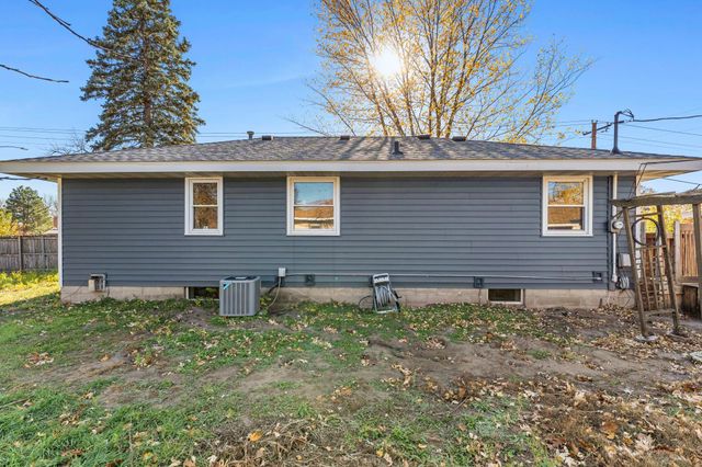 413 Territorial Road NE, Blaine, MN 55434
