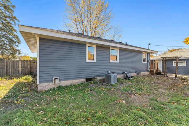 413 Territorial Road NE, Blaine, MN 55434