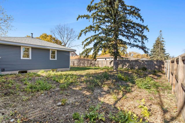 413 Territorial Road NE, Blaine, MN 55434