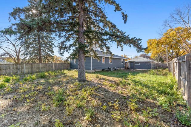413 Territorial Road NE, Blaine, MN 55434