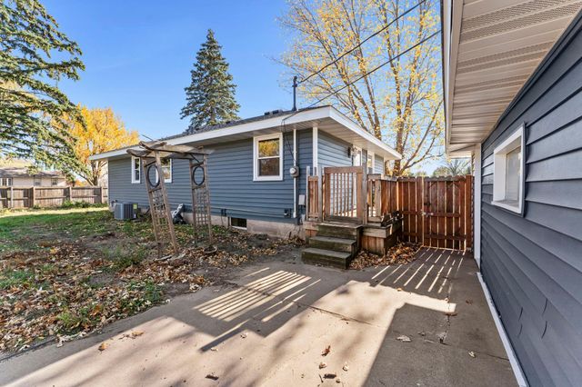 413 Territorial Road NE, Blaine, MN 55434