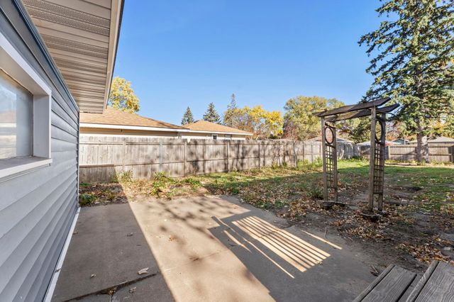 413 Territorial Road NE, Blaine, MN 55434