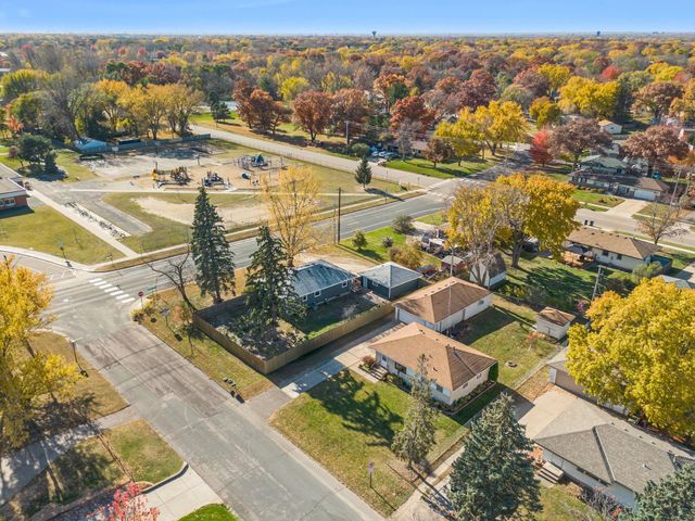 413 Territorial Road NE, Blaine, MN 55434