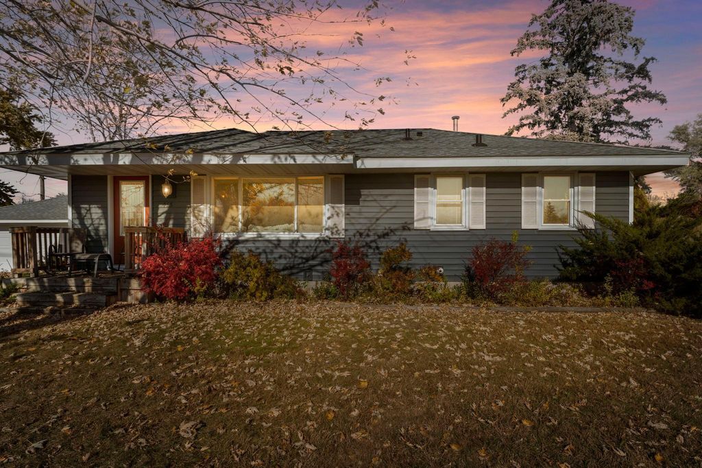 413 Territorial Road NE, Blaine, MN 55434