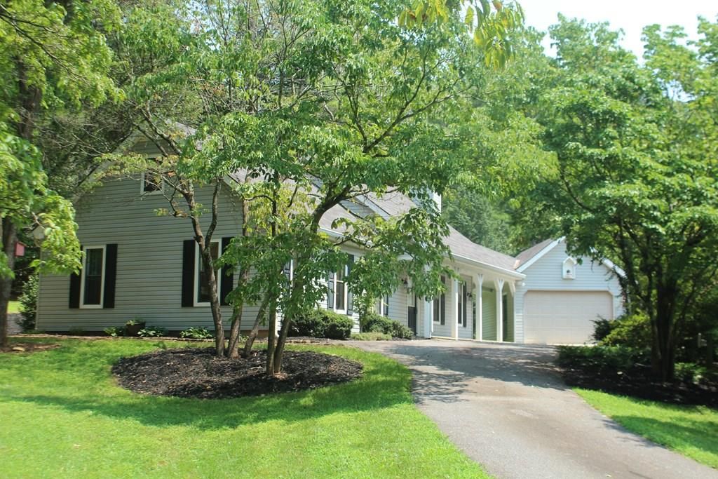 203 Deerbrook Drive, Hayesville, NC 28904