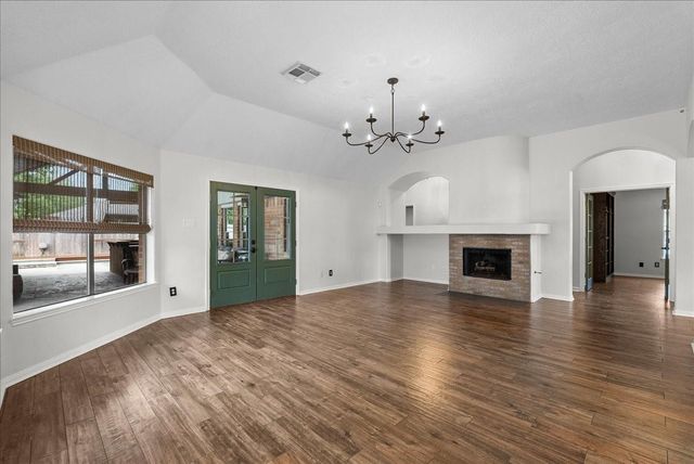 111 S Laguna Pointe Drive, League City, TX 77573