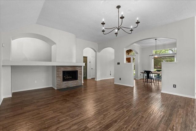 111 S Laguna Pointe Drive, League City, TX 77573