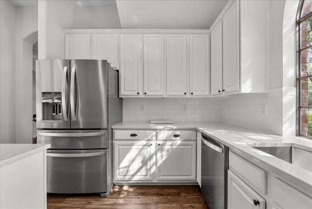 111 S Laguna Pointe Drive, League City, TX 77573