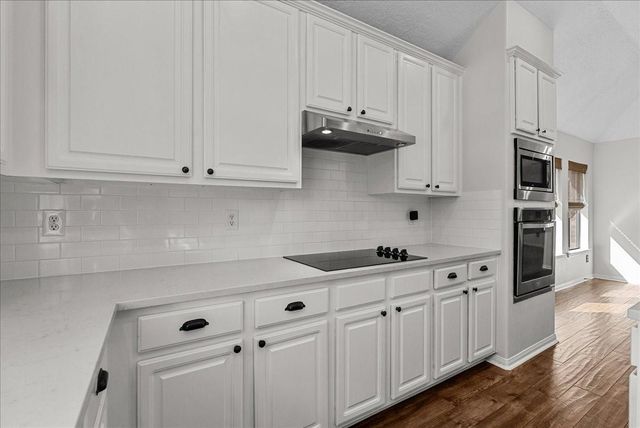 111 S Laguna Pointe Drive, League City, TX 77573