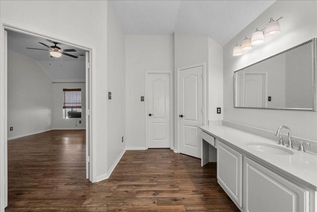 111 S Laguna Pointe Drive, League City, TX 77573